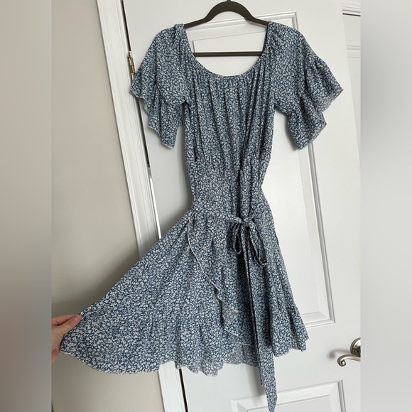 Blue and White Floral Ruffled Dress with removable belt - Picture 2 of 6